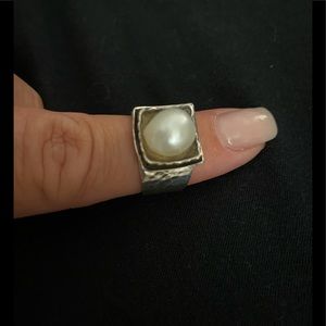 Silpada hammered sterling silver and pearl ring
